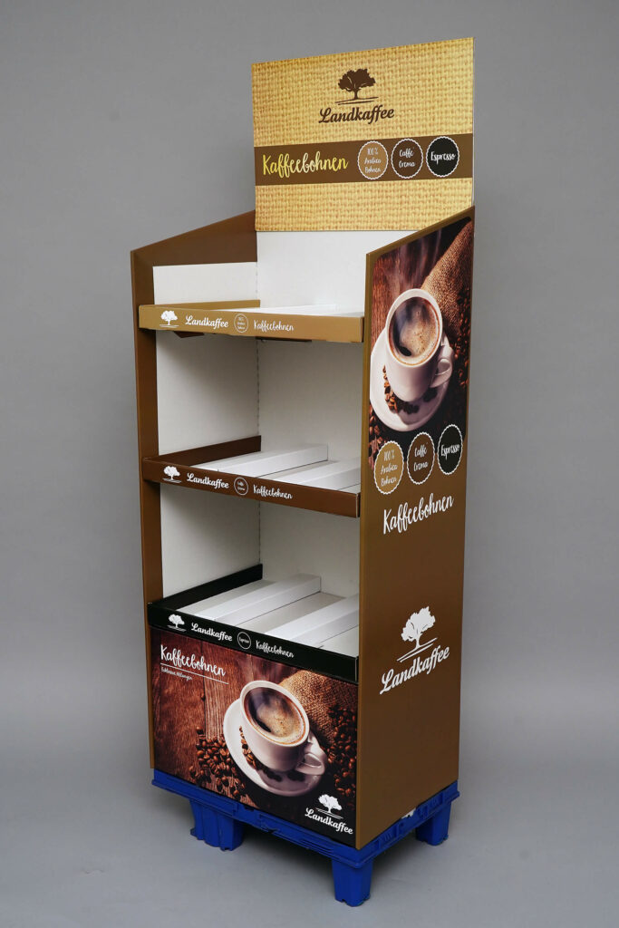 Chep-Display mit drei Einlegeböden für Firma Landkaffee von pod GmbH