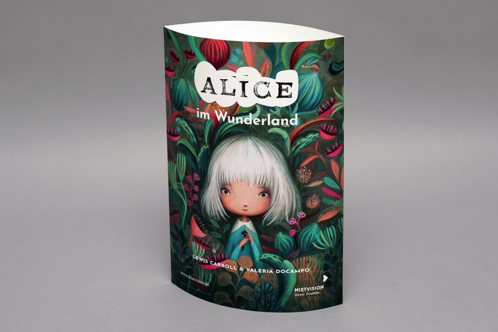 Säulendisplay von pod GmbH für Alice im Wunderland von MixtVision